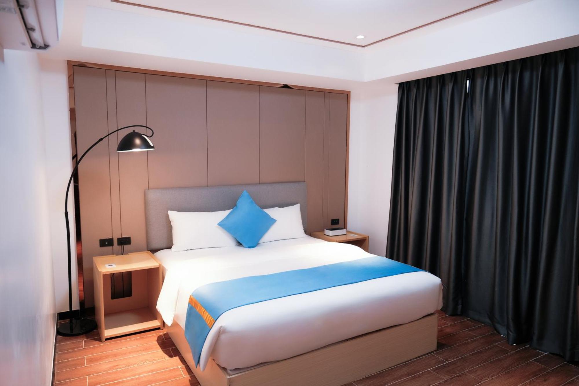 Golden Seagulls Hotel Paranaque City Екстер'єр фото